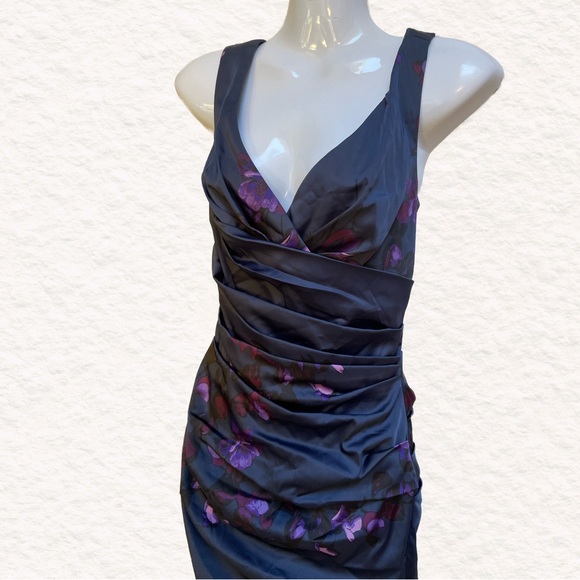 Le Chateau Floral Ruched New Condition Dress - Picture 2 of 5